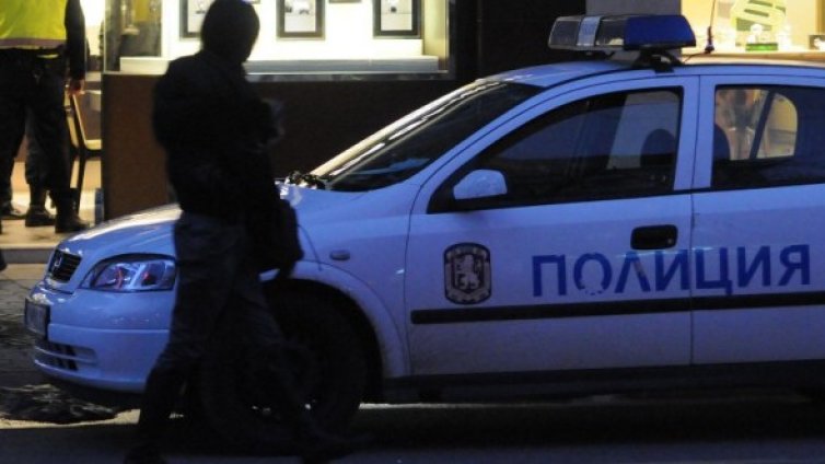 Закопчаха двама, опитали да оберат златарско ателие