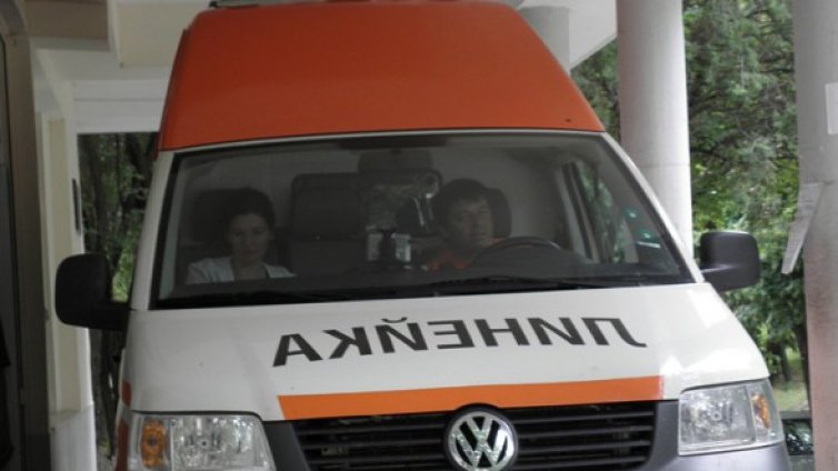 Един загинал и трима ранени в тежка катастрофа край Сливен