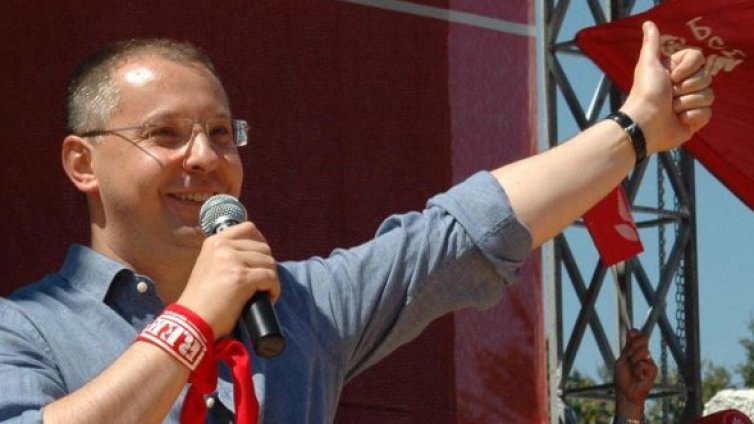 БСП литват, Борисов им дава чинията на Бузлуджа 