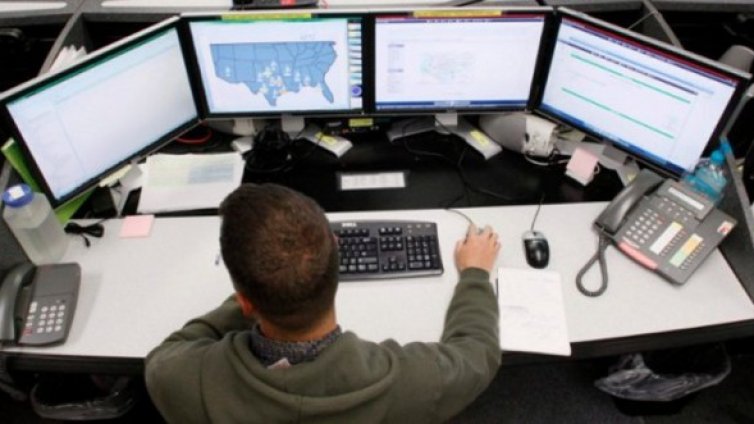 Арестуваха член на "Анонимните" в САЩ