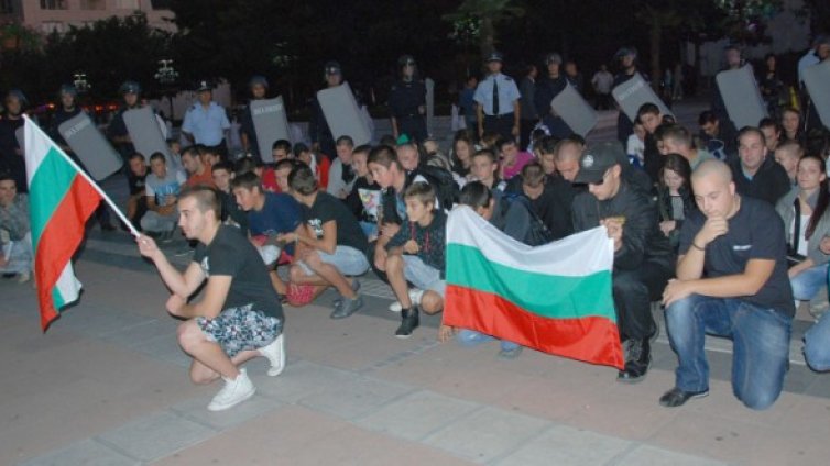 Ден трети на протести... Страстите изглежда се успокоиха