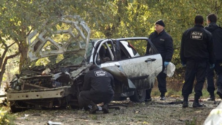 Три версии за бомбата за колата на Диков