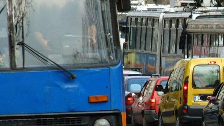 Започна отопляването на превозните средства от столичния градски транспорт