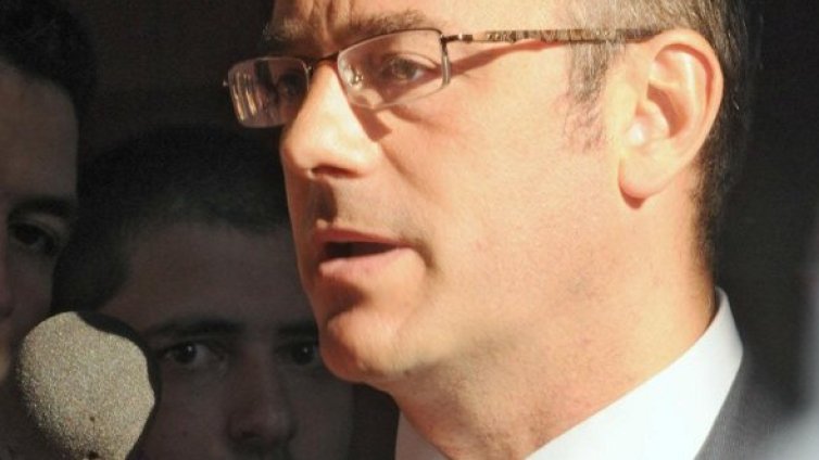 Семов иска българските деца да останат в България