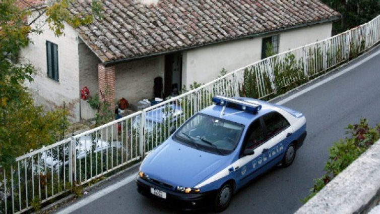 Влюбен в българка италианец я нападна с нож