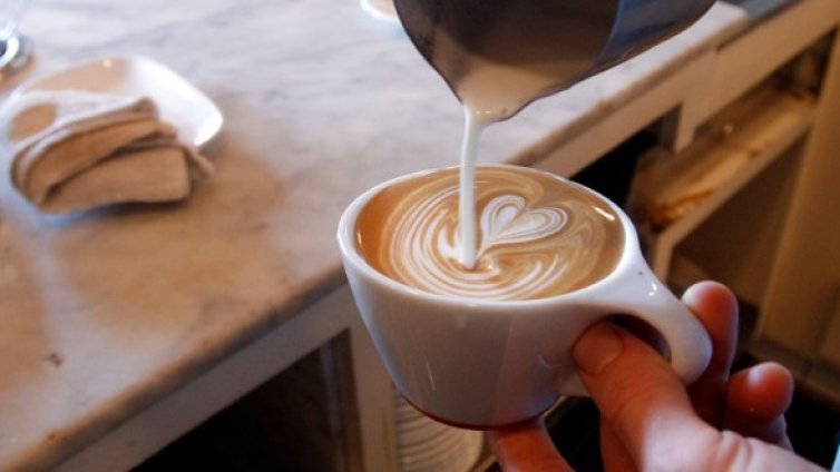 Неапол наказва политиците с цени &ldquo;5 звезди&rdquo;