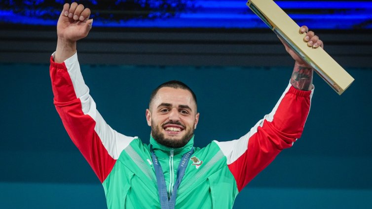 Съперници на Карлос Насар окапаха преди Световното, страх ли ги е?