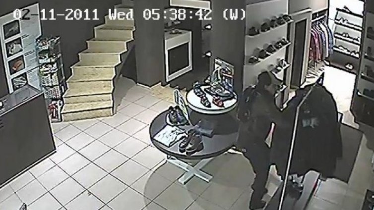 Дирят крадец, ошушкал магазин в София