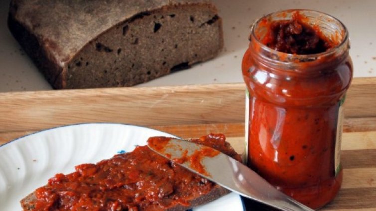 С 3 млн. евро рекламираме лютеница и конфитюр от рози в ЕС 