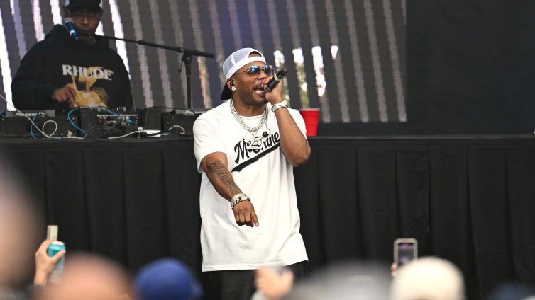 Синът на Нели и Ашанти вече е проходил