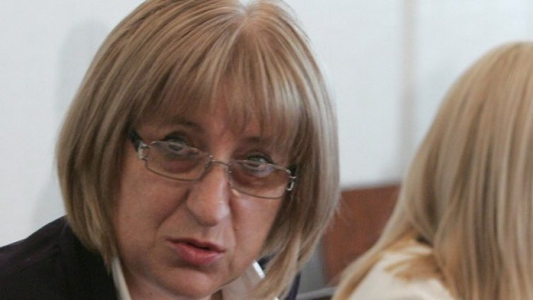 Лозунгът на Цачева. Детето &ndash; приоритет на всеки политик!