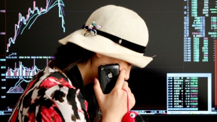 Джобс искал "да прескочи" телефонните компании