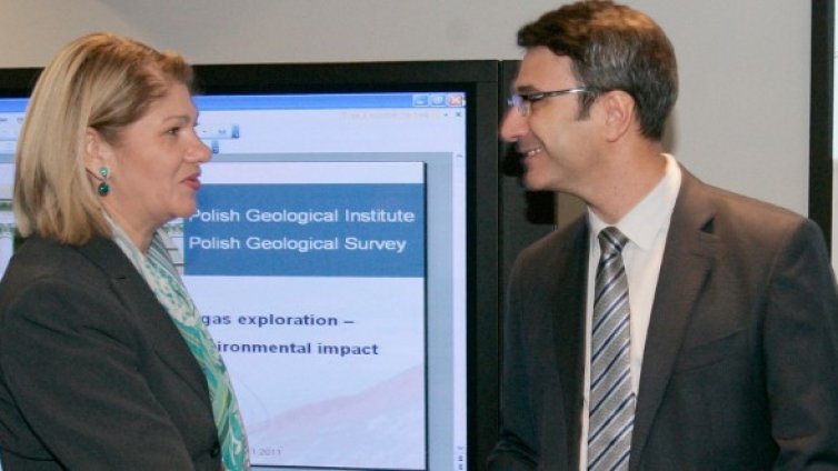 ЕК ще ни тълкува подлежи ли проучването на шистов газ на ОВОС