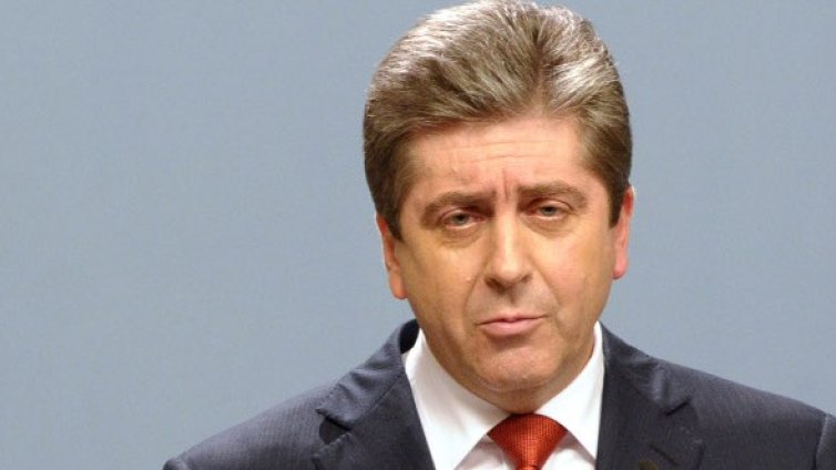 Първанов хока управляващите за пенсиите на Дянков 