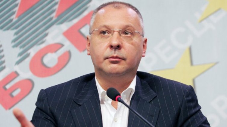 Само сопата може да спре кабинета! 