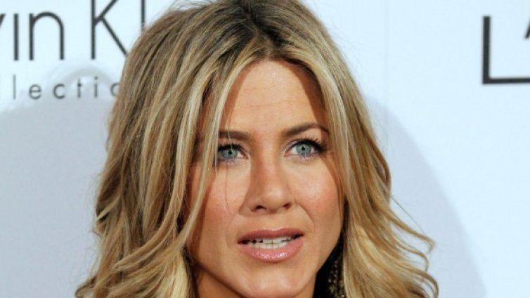 Анистън плаща 60 000 долара за любовното гнездо с Теру