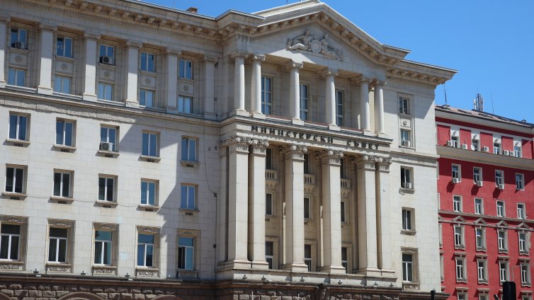 НСТС обсъжда ще скочи ли минималната заплата със 136 лева 