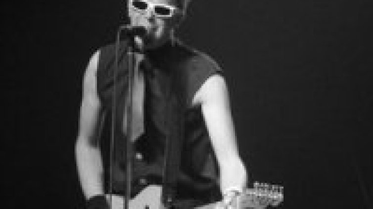 Oлга от The Toy Dolls: Загубих жребий и затова пея