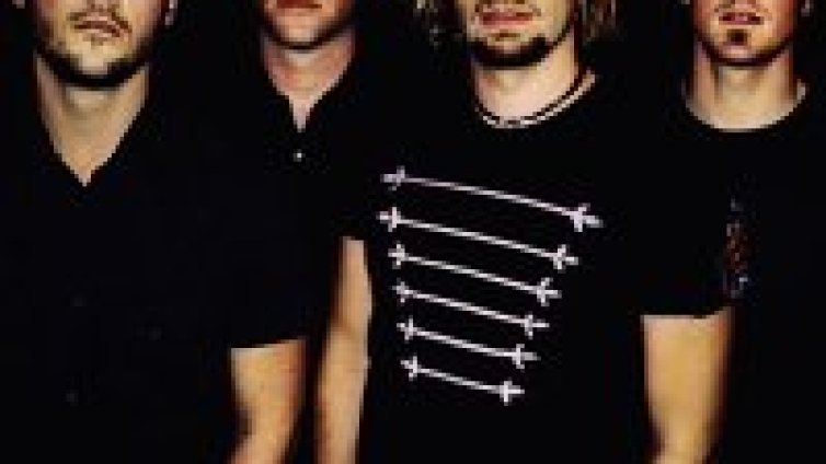 Плейбой "зайчета", миньори и Елвис в новото видео на Nickelback