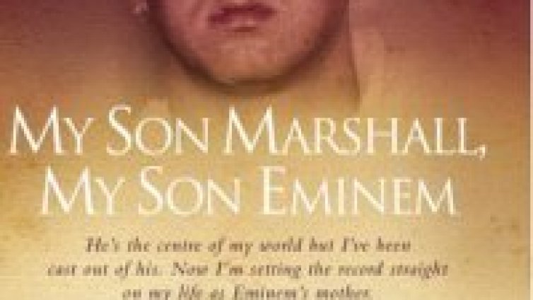 Майката на Eminem в отчаян опит да се излекува