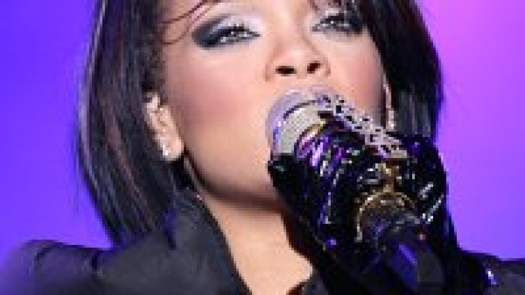 Rihanna разкри връзката си с Chris Brown