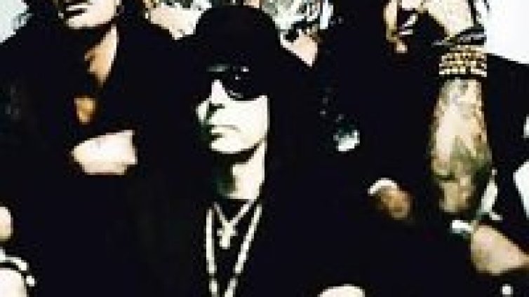 Motley Crue с Buckcherry, Papa Roach и Drowning Pool на турне?