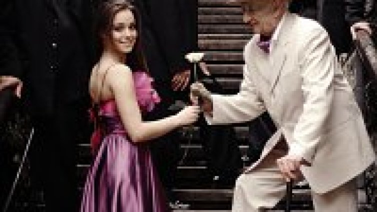 75-годишен рапър ще представя Хърватска на Евровизия! Виж видео!