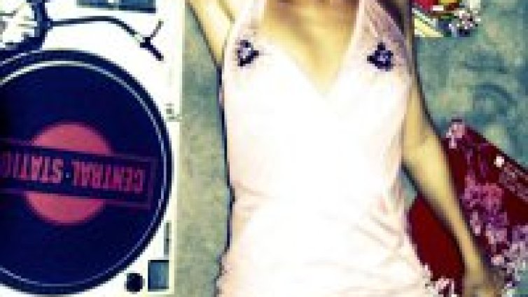 Sun & Fun в градината на Yalta Club с най-търсената жена в момента!