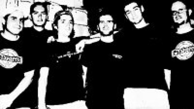 La Muchedumbre с първо турне!