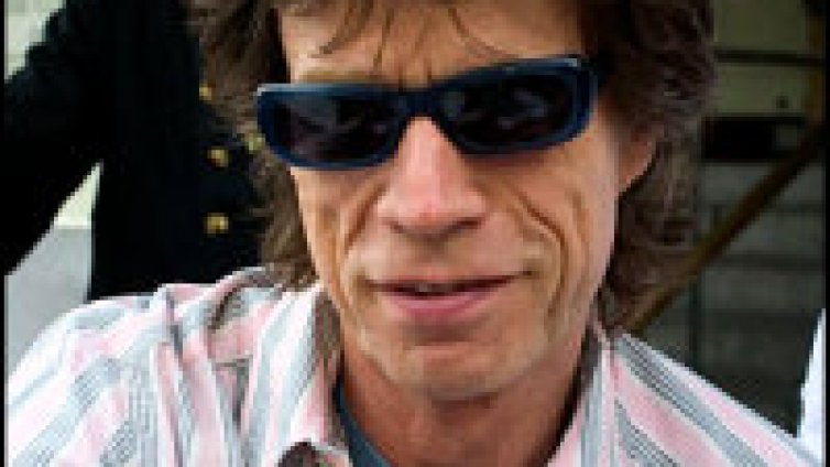 Мик Джагър стана пенсионер, ползва намаление за градския транспорт