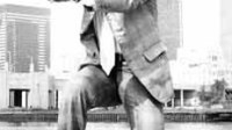 Големите имена в музиката почетоха паметта на Isaac Hayes