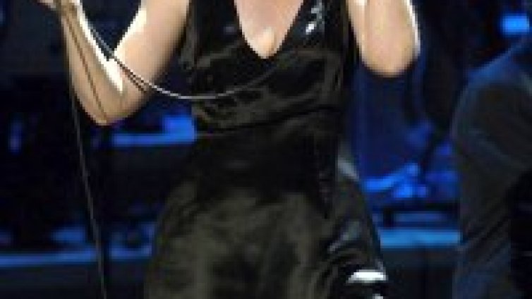 Annie Lennox отново се учи да ходи