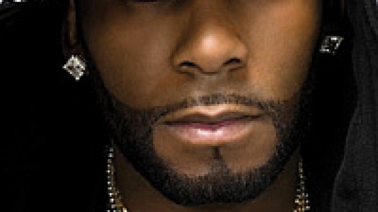 R Kelly отрече да е замесен в измамата за 1.5 милиона долара