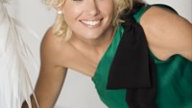 Joy to the World - коледният албум на Faith Hill