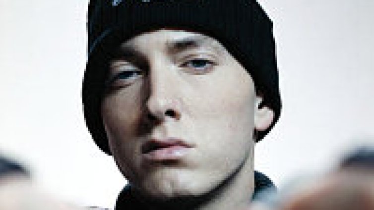 Eminem се завръща