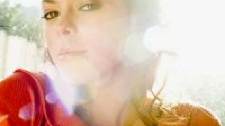 Австралийката Lenka с безплатна песен в mp3.bg