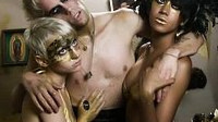 SPW с ново магнетично секси видео!