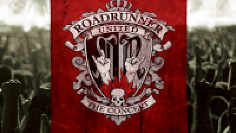 Уникалното DVD издават Roadrunner Records!