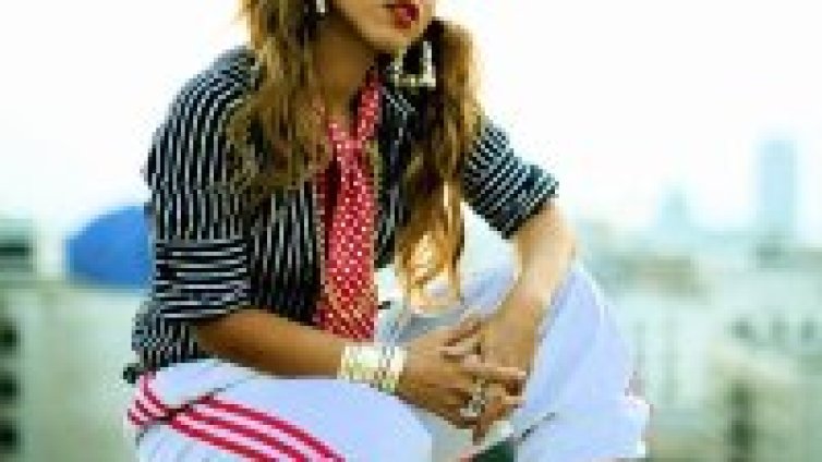 5 дами превземат Ескейп