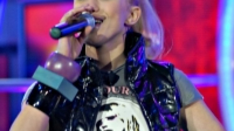 Изритаха красива блондинка от Music Idol