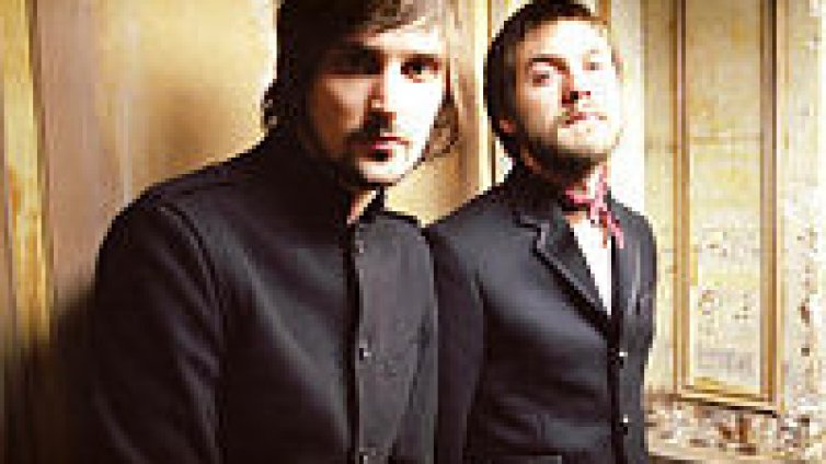 Гледай новото видео на Kasabian!