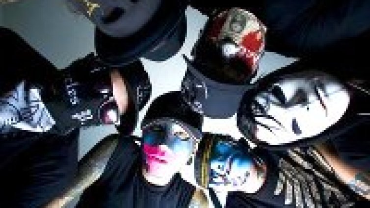 Гледай новото видео на Hollywood Undead