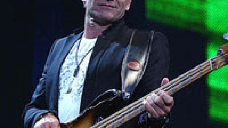 Sting залага на британкси фолк в коледния си албум