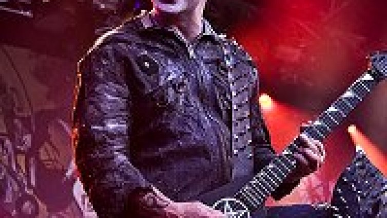 Две български банди подгряват Dimmu Borgir!