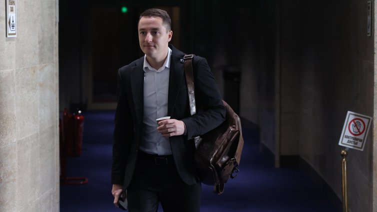 Божанков: България вече сече български евромонети, а някои хора протестират срещу еврото