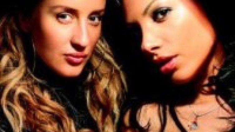 Божествени тела в The Secret Garden Show