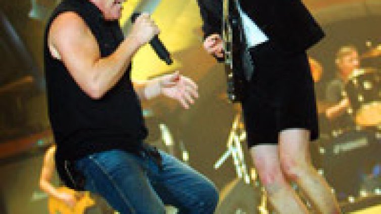 AC/DC с концерт на Васил Левски?