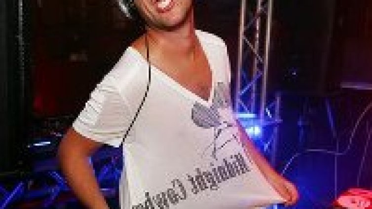 Още едно парти за деня на влюбените