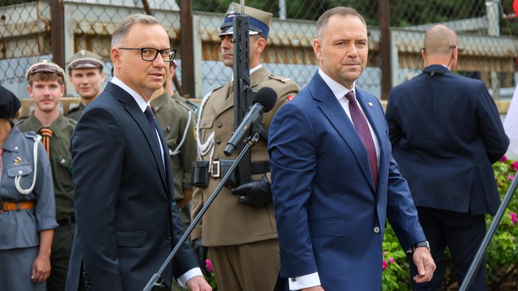  Новият президент на Полша Карол Навроцки встъпва в длъжност