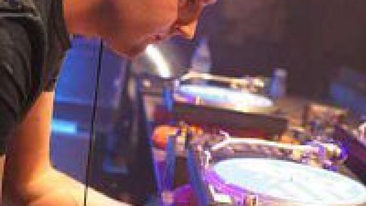 Club Tunes: Март